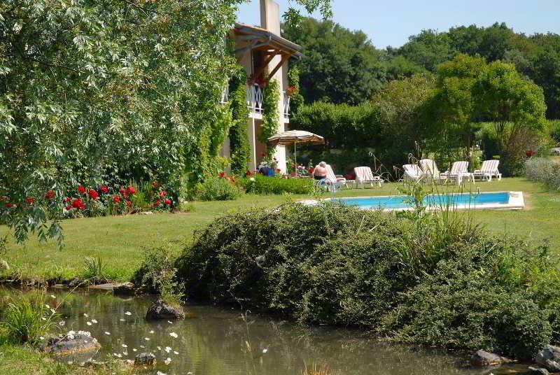 Les Jardins Du Lac Trizay Bagian luar foto